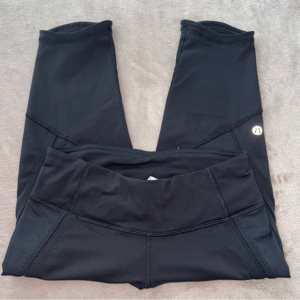 Lululemon crop leggings size 2 - Picture 5 of 10